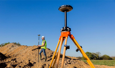 RTK與全站儀有哪些區(qū)別?兩者優(yōu)缺點對比